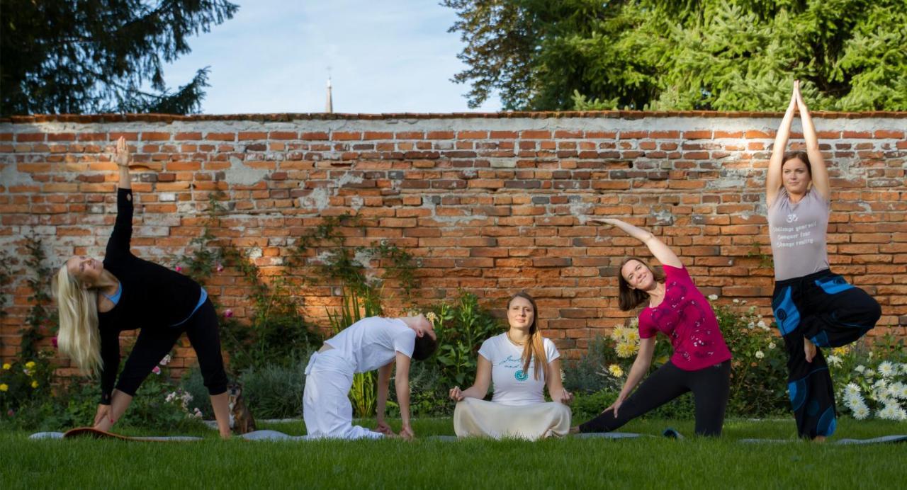 Om Yoga Center Apartment สโลเวนสกา บิสตริชา ภายนอก รูปภาพ